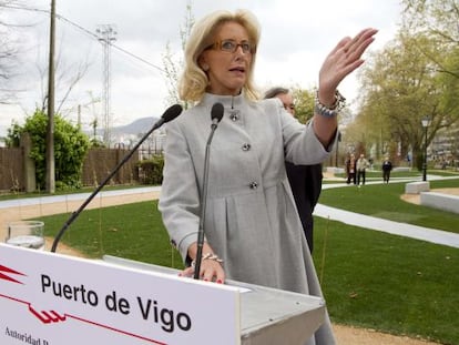 Corina Porro, en un acto como presidenta del puerto de Vigo, en marzo de 2011.