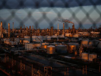 Refinerías y plantas químias cerca del barrio de Manchester, en la ciudad de Houston (Texas).