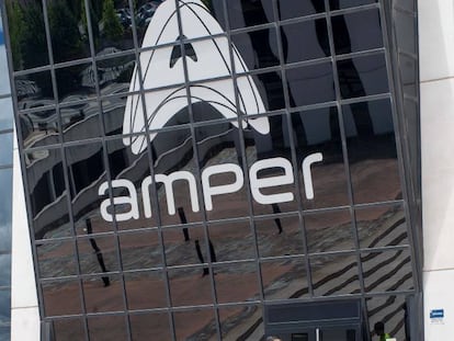 Amper se adjudica dos contratos con Correos y Cepsa por 8,5 millones