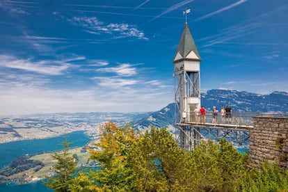 El ascensor de Hammetschwand proporciona unas vistas espectaculares de los alpes suizos.