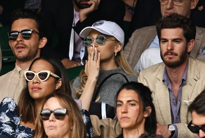 El actor Andrew Garfield también acompañó a Ariana Grande y Jonathan Bailey en la final de Wimbledon. 
