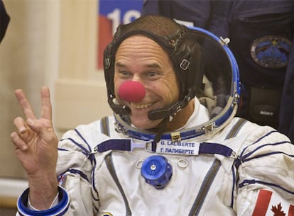Laliberté, en 2009, antes de despegar a la Estación Espacial Internacional a bordo de la nave Soyouz.
 