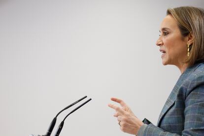 La portavoz parlamentaria del PP, Cuca Gamarra, este viernes en el Congreso.