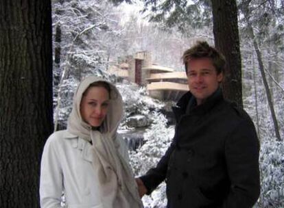 Jolie y Pitt, durante una visita al famoso edificio Fallingwater, de Frank Lloyd Wright, en Pensilvania.