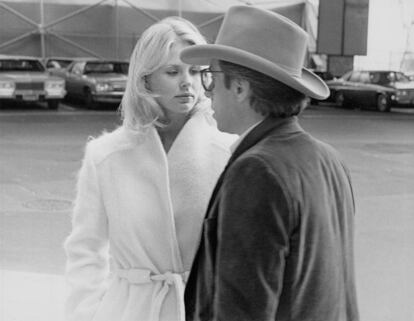 Peter Bodganovich y Dorothy Stratten, que fueron pareja durante un tiempo, en el rodaje de 'Todos rieron' (1981).