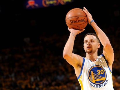 Stephen Curry en el partido contra Houston Rockets. 