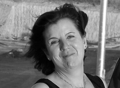 Isabel Motos. 52 años, un hijo, ahorcada en María (Almería) el 29 de agosto. Tenía 40 moratones, pero se consideró un suicidio. Su ex marido Antonio Gázquez, de 57, se disparó y falleció días más tarde.