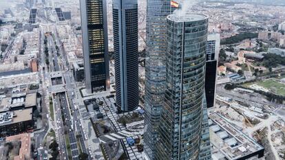 Vista aérea de las Cuatro Torres (ahora cinco), uno de los centros de negocios de Madrid.