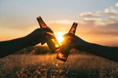 La cerveza es la bebida de los viajeros.
