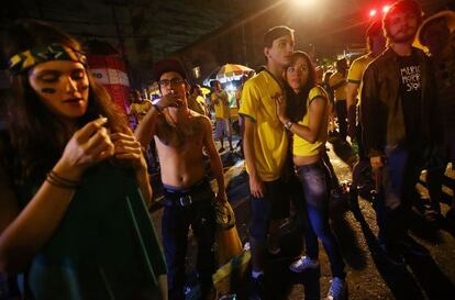 Seguidores de Brasil siguen en la calle el debut de la selecci&oacute;n. 