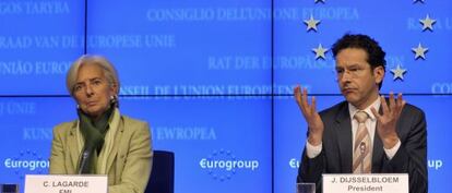 El presidente del eurogrupo, derecha, junto a la directora gerente del FMI.
