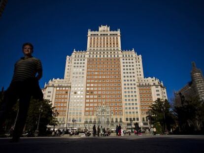 Fachada del Edificio Espa&ntilde;a, ideado por los hermanos Otamendi en los a&ntilde;os cincuenta, presidiendo la Plaza de Espa&ntilde;a en Madrid.