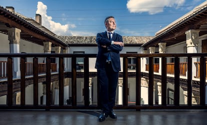Emiliano García-Page, presidente de Castilla-La Mancha, en el palacio de Fuensalida, en Toledo, el jueves.
