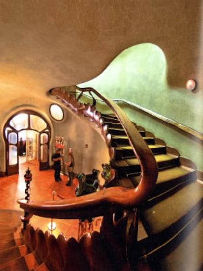 Escalera de acceso al piso noble de la Casa Batlló de Barcelona.