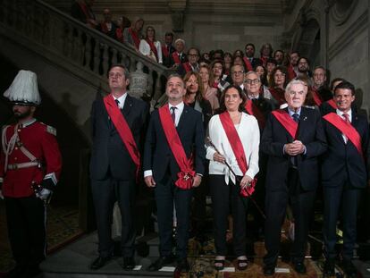 Los 41 regidores del Ayuntamiento de Barcelona, el día de la investidura de Colau como alcaldesa.