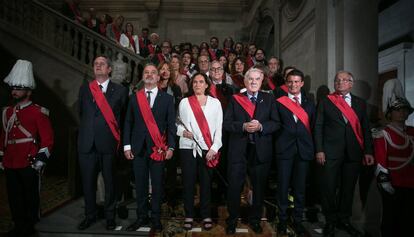 Los 41 regidores del Ayuntamiento de Barcelona, el día de la investidura de Colau como alcaldesa.