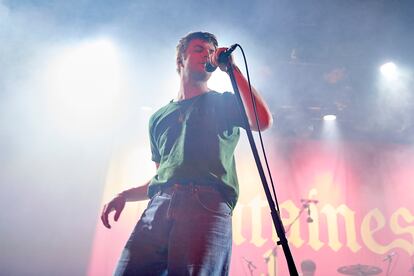 Grian Chatten, de Fontaines D.C., durante el concierto del grupo ayer en la sala La Riviera de Madrid.