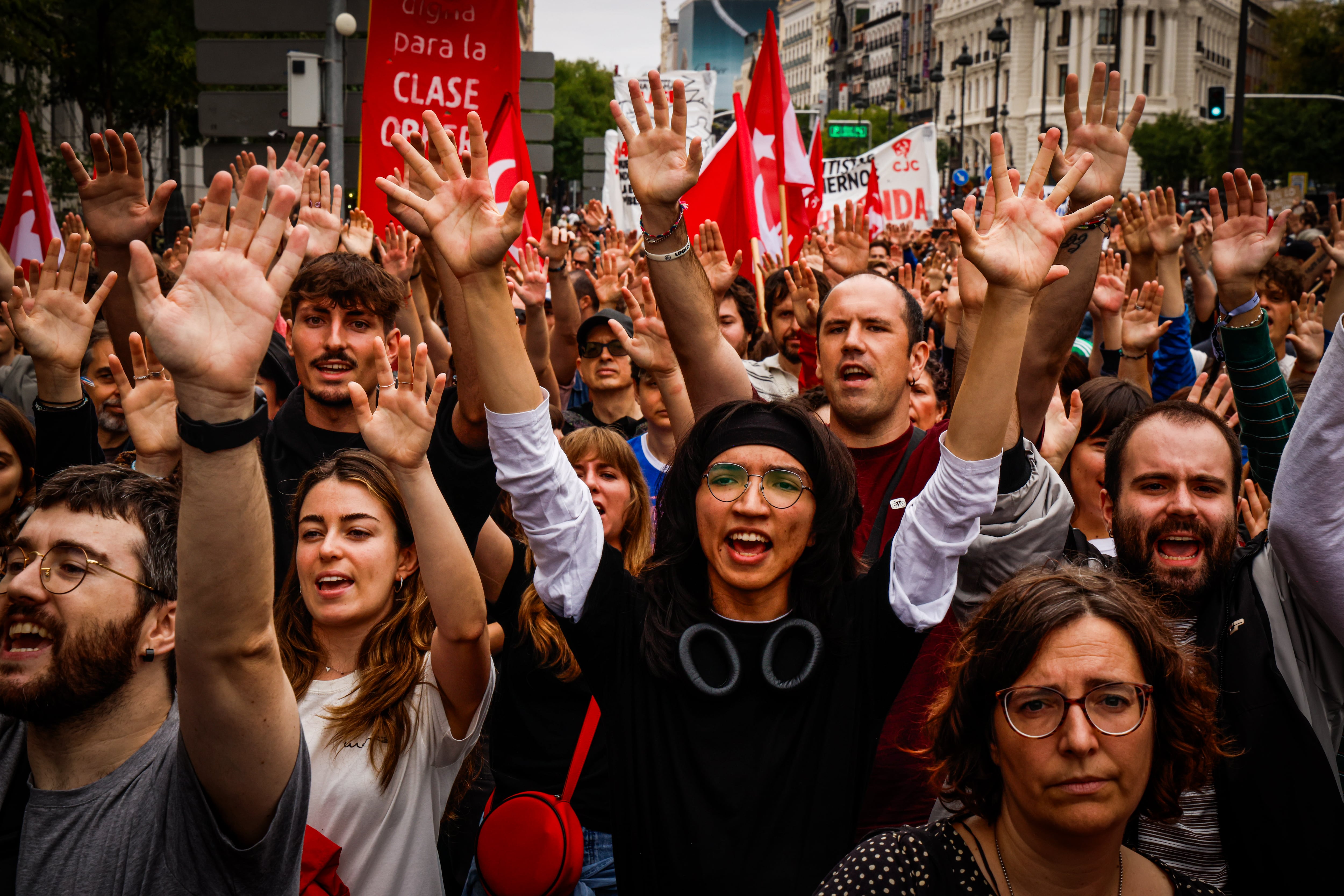 Tens of thousands of people manifest for the housing in Madrid in the midst of electoral uncertainty