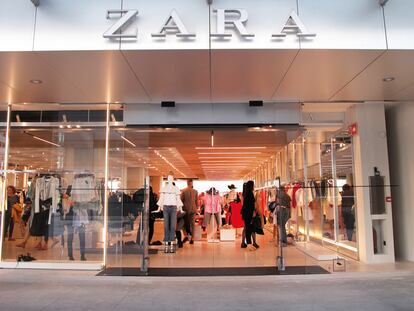 La Audiencia de Granada ha condenado a dos mujeres a 18 y 12 meses de cárcel por robar en Zara.