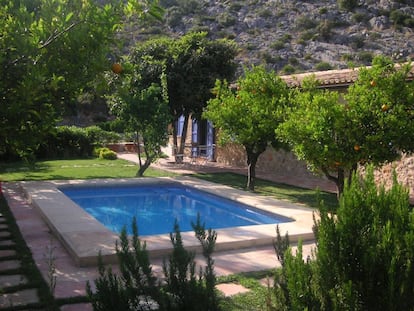 El Sequer, en Benimeli (Alicante), es una típica casa de alquiler completo, con piscina y jardín privados.
