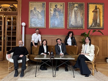 The chosen members of Group 1820, from left to right: Miguel Fill, Gonzalo Vázquez, Ana Santos, Luis Arroyo, Isabel Fuentes and Pepita Marín.