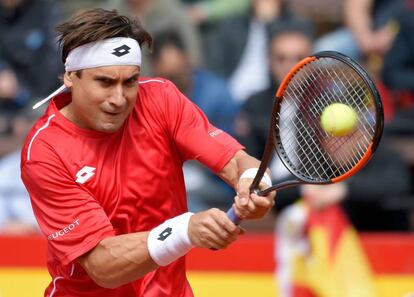 Ferrer en el duelo ante Zverev en Valencia.