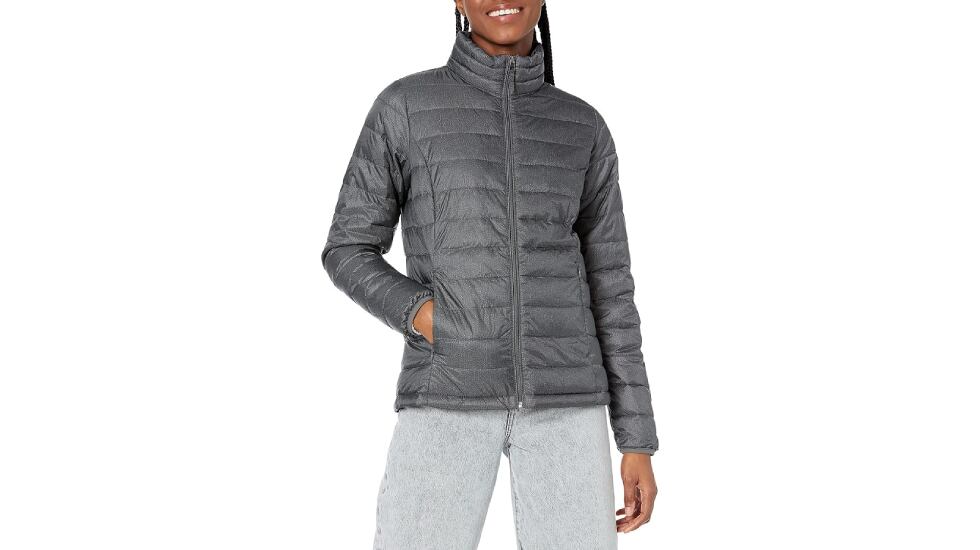 Chaqueta acolchada ligera de manga larga femenina.