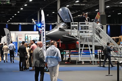  Vista de un Eurofighter Typhoon durante la Feria Internacional de Defensa y Seguridad de España celebrada en Madrid, este lunes.