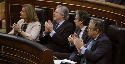 Fátima Báñez junto a Méndez de Vigo, De la Serna y Zoido.