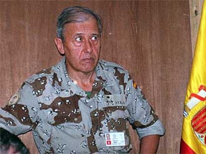 El general de división José Enrique de Ayala, en Base España (Diwaniya), el pasado domingo.