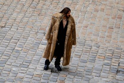 El cantante y actor Jared Leto posa a su llegada al desfile de Givenchy, el 22 de junio en el Hotel National des Invalides, en París.