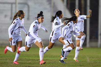 Jugadoras de Ferroviaria celebran la victoria en semifinales de la Copa Libertadores