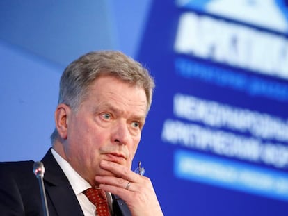 El presidente finland&eacute;s, Sauli Niinisto, en una sesi&oacute;n del Foro Internacional &Aacute;rtico en Rusia el pasado marzo.
 
 