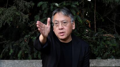 Kazuo Ishiguro habla con los medios tras el anuncio de que ha ganado el Premio Nobel de Literatura, en Londres, el 5 de octubre de 2017.