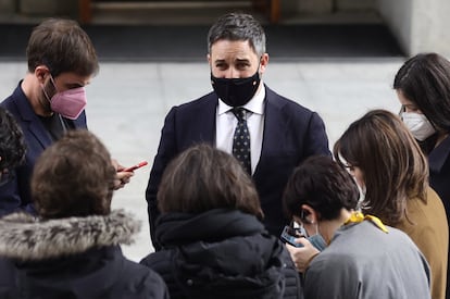 El líder de Vox, Santiago Abascal, el jueves en el patio del Congreso.