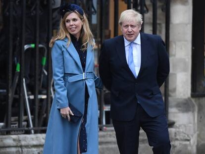 El primer ministro británico, Boris Johnson, junto a su pareja Carrie Symonds.