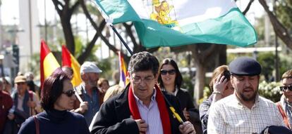 El vicepresidente de la Junta, Diego Valderas, durante la marcha en Almería.