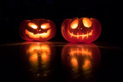 Dos calabazas de Halloween.