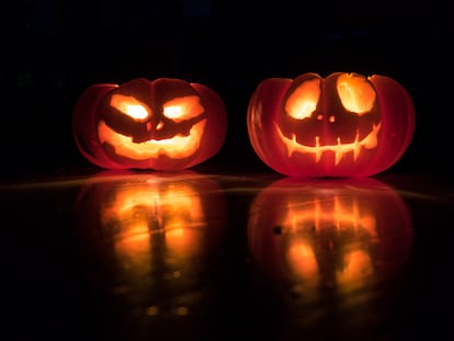 Dos calabazas de Halloween.