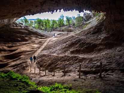Entrada al monumento natural Cueva del Milodón, al norte de Puerto Natales (Chile). 