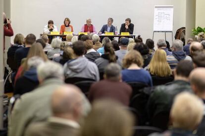 Reunión de vecinos de la Karl-Marx-Alee en Berlin, la semana pasada.