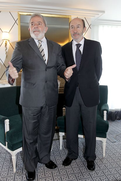 El expresidente de Brasil Lula Da Silva con el candidato socialista Alfredo Pérez Rubalcaba.