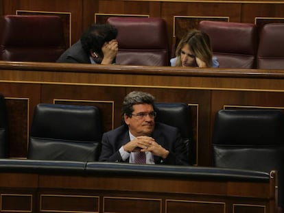 10/06/2020 El ministro de Inclusión, Seguridad Social y Migraciones, José Luis Escrivá, durante el pleno celebrado en el Congreso de los Diputados posterior a la sesión de Control donde el Ejecutivo se ha enfrentado a diversas consultas, donde la gestión del Covid-19 ha continuado en el punto de mira. En Madrid, (España), a 10 de junio de 2020.  SOCIEDAD  Cipriano Pastrano / Pool