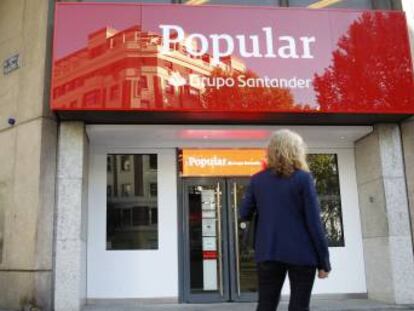 Una de las principales oficinas de Banco Popular, perteneciente a Grupo Santander, en Madrid.