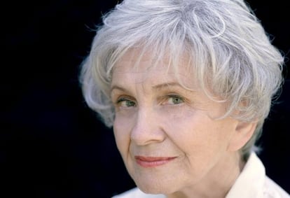 La escritora canadiense Alice Munro.