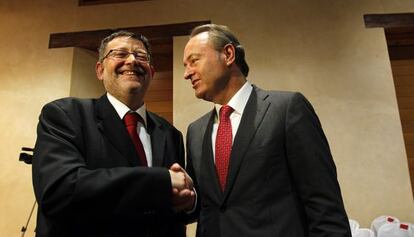 Ximo Puig y Alberto Fabra en un acto en las Cortes Valencianas en 2012.