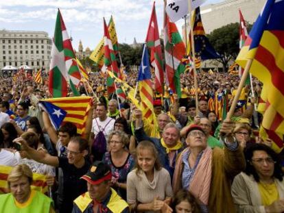 Banderes d'Euskadi i Catalunya a la Diada, a Barcelona.