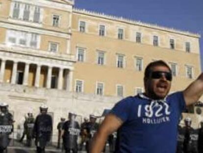 Protestas fuera del Parlamento griego