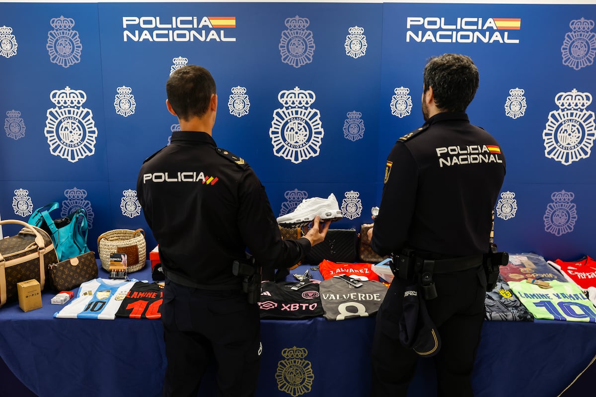 Los métodos que llenan los bolsillos de las redes criminales: enlaces secretos y códigos para comprar zapatillas falsificadas
