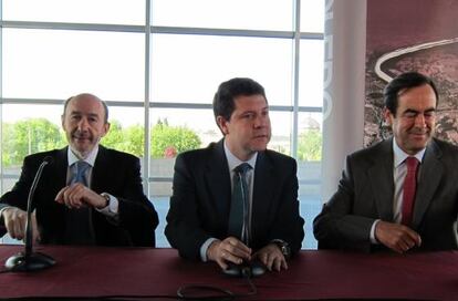 Alfredo Pérez Rubalcaba, José Bono y Emiliano García-Page.